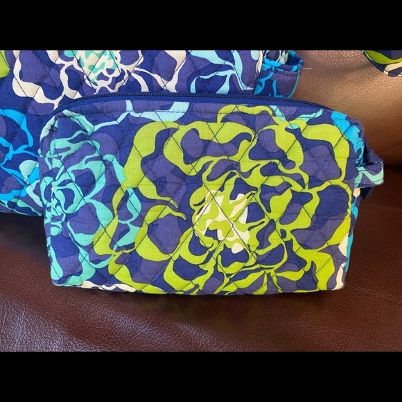 Vera‎ Bradley shoulder bag with pouch - Picture 2 of 7